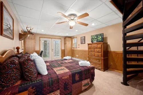 HOT TUB! Tiny Home Fire Pit! Pet Friendly on 5 Acres of Seclusion! - Homestays