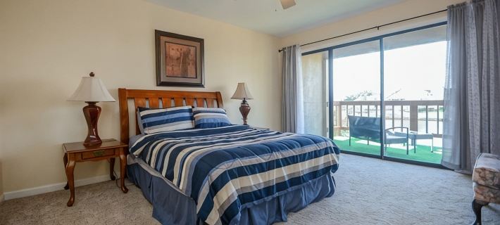 Lakefront Retreat with Pool, Spa, Golf, Fishing,  Boat slip, Kayaks & Marina Hotels in Conroe