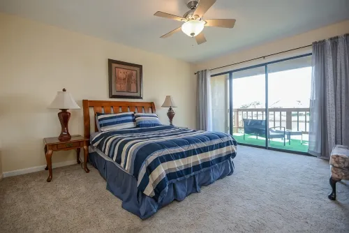 Lakefront Retreat with Pool, Spa, Golf, Fishing,  Boat slip, Kayaks & Marina - بيت ضيافة