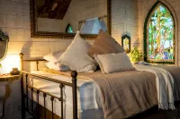 Enchanted creekside chapel right in the heart of Alpharetta! - Boutique