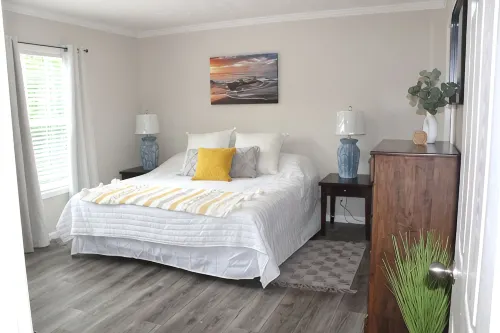 BRAND NEW!! The Emerald Hideaway. Located in the heart of Emerald Isle - 3-Sterne