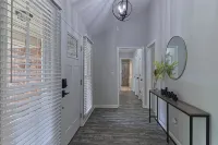 4 Bedroom Retreat — Close to Ft Benning: Modern, Cozy, and Mins to Everything! - 4-نجوم