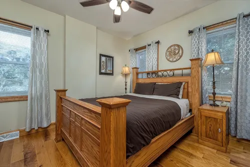 Amazing! 2 Bed Townhouse in the HEART of Dbq! - بوتيك