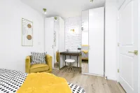 Mid Century Modern townhome in Historical Downtown Noblesville - 4-Star