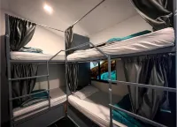 12 Monks Hostel - 2-Star