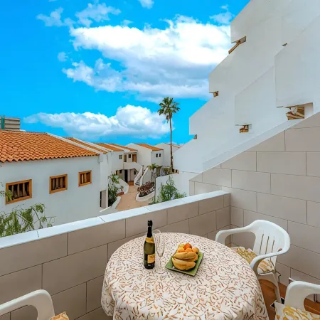 1 bdr apartment with heated pool, close to the beach, Complex Garden City