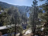 NORTH LAKE TAHOE VACATION RENTAL WITH SKI AND MOUNTAIN VIEWS, HIKE & BIKE TRAILS - Mountain view
