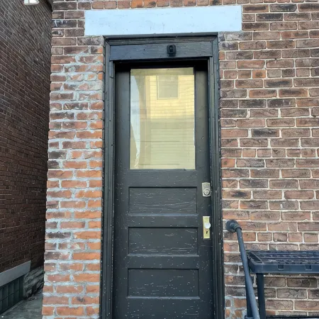 Cosy Boho 3rd Floor Studio in Heart of Covington, 5 Minute Walk to Wedding Venue