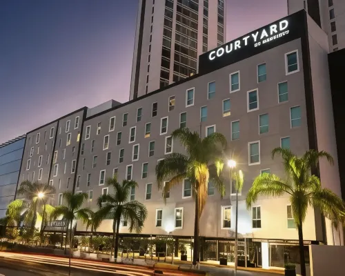 Courtyard by Marriott Guadalajara Andares Отели рядом с достопримечательностью «Культурный и конгресс-центр PALCCO»