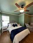 Hill Country Home; King & Queen Suites; Game Room, Office & Fire Pit - Kerrville - 4 星級