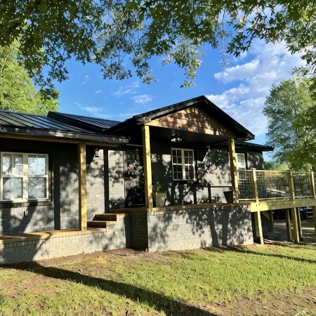 Newly renovated, conveniently located between Nashville and Chattanooga