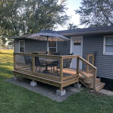 Quaint recently renovated house walking distance to  Lake Shore Park.