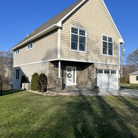 Large, 3 bedroom  Cottage on Black River sleeps up to 10.
