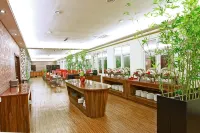 Grand Puncak Lestari Hotel - parking