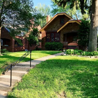 Cozy N Clean Brick Bungalow Dundee-  Best Porch Swing in the metro! - 방갈로