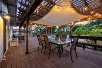 Russian River Wine Country Retreat Near Healdsburg: Pool, AC & EV Charger - Private Pools