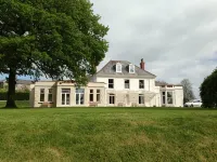 Mansion House Llansteffan - parking