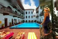 Tembo Palace Hotel - Pools