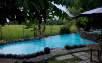 Tembi - Historical Home - piscine