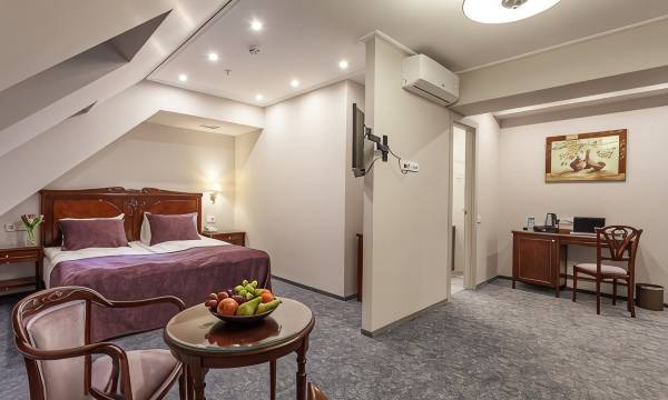 Medea Hotel