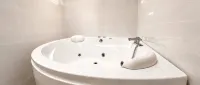 After Party Villas - Private 4-Bedroom Pool Villa - جاكوزي