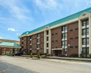 Quality Inn Schaumburg - Chicago Near the Mall - parking