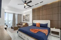 Encantame Soleil R203 | Studio lock off Sleeps 4 - Apartments