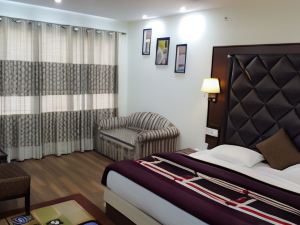 Kayanat Hotel