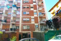 Lia Rooms 3