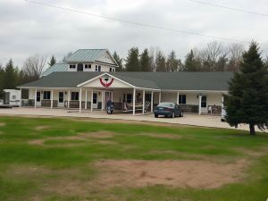 Scully's Manistee Outpost Motel