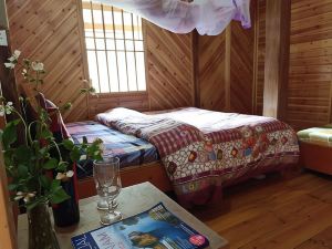 Lenh Family House - Hostel