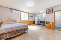 Paju Sandle Pension