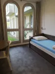 Auberge de Jeunesse Orléans Centre Ville - Hostel Hotel dekat Château de Charbonnière