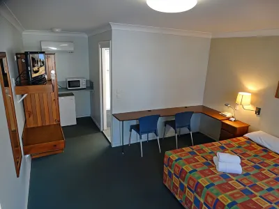 Colonial Motor Inn Hotel di West Wyalong