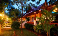 Fanari Khaolak Resort - Courtyard