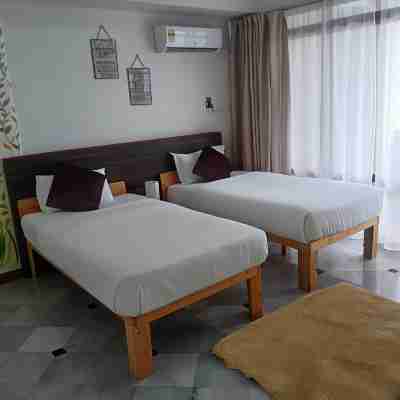 Waterfront View Riverbank Suites 2Br 2Free by Natol Homestay Rooms