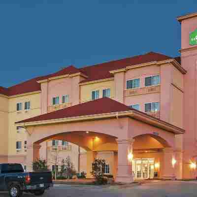 La Quinta Inn & Suites by Wyndham Decatur Hotel Exterior