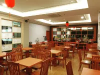 Blitz Hotel Batam Centre - breakfast