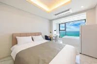 Gangneung Dolphin Spa Pension (Ocean View)