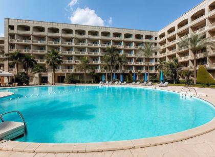 Grand Pyramids Hotel