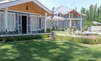 Upani Cottages