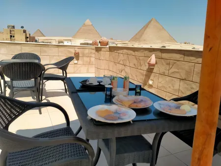 Hassan Pyramids Hotel