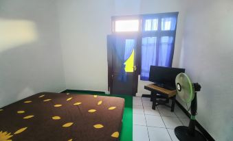 Spot on 93655 Home Stay Syariah Habibie