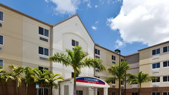 Candlewood Suites Fort Myers-Sanibel Gateway