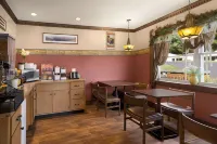 Super 8 by Wyndham Lake George/Downtown