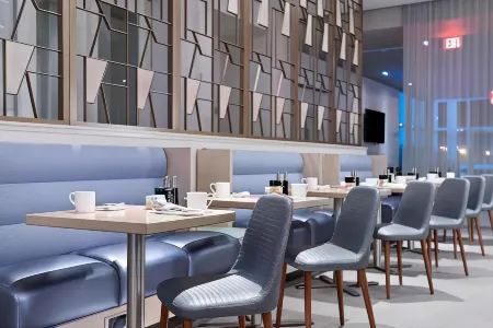 Marriott Orlando Downtown Отели рядом с достопримечательностью «Harry P Leu Gardens»