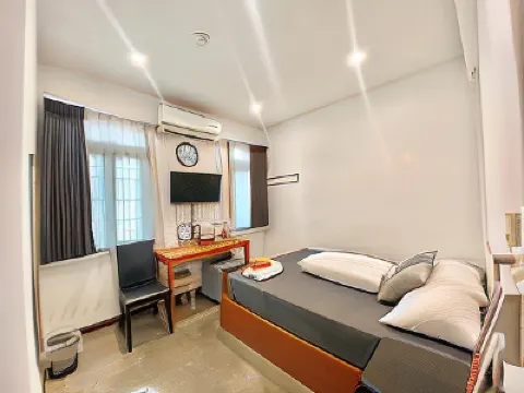 โรงแรมที่นี่ ตลาดน้อย โรงแรมใกล้ท่าเรือสี่พระยา