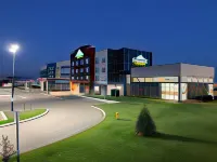 Wingate by Wyndham Kanata West Ottawa Hotels near Pearle Vision