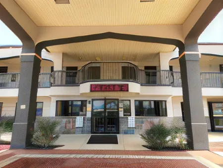 Express Inn Tomball Отели в г. Томбал