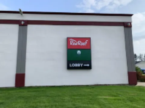 HomeTowne Studios โดย Red Roof Battle Creek โรงแรมในCalhoun County